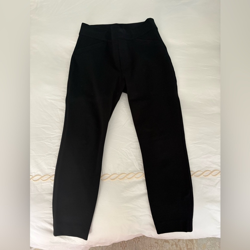 SPANX The Perfect Pant, Ankle Backseam Skinny. Classic Black. Petite. M